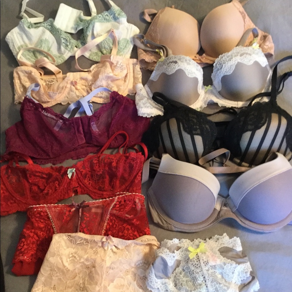 32B bra lot